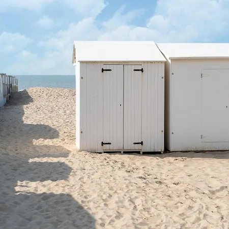Beachside Retreat In De Haan, Cleaning Included